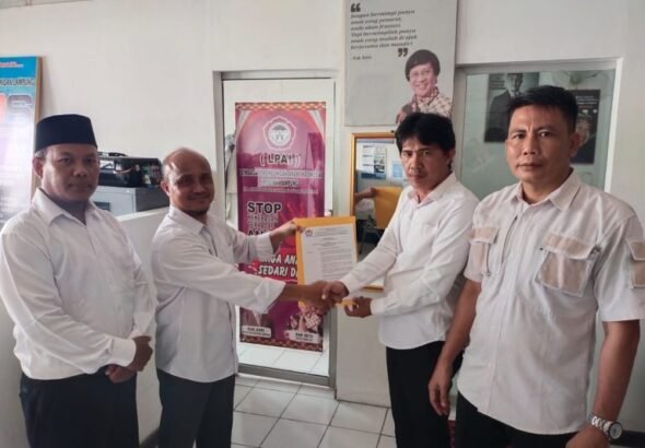 9d300920cb384420d26aa8685866201b2781981842bc4465ee8392663131f781.0